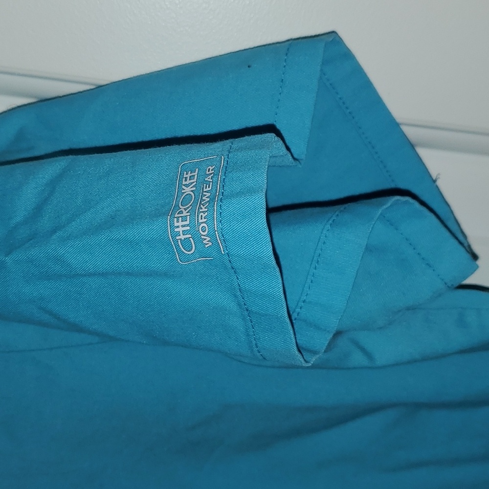 Scrub Top - Picture 2 of 4